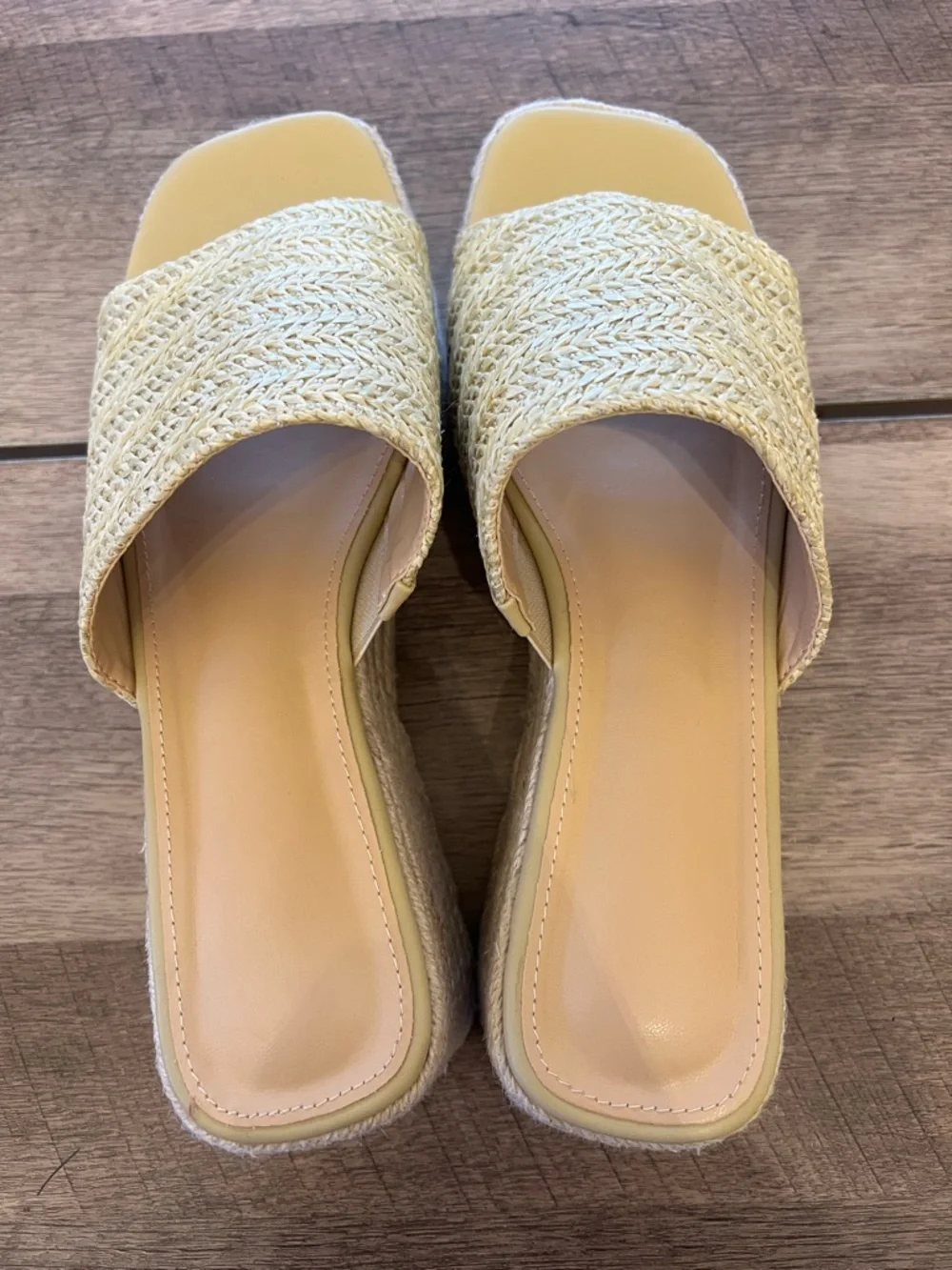 Platform slip on espadrille sandals size 10 like new